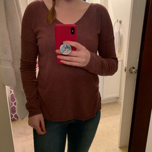 Burgundy V back Loose Top - Picture 2 of 5